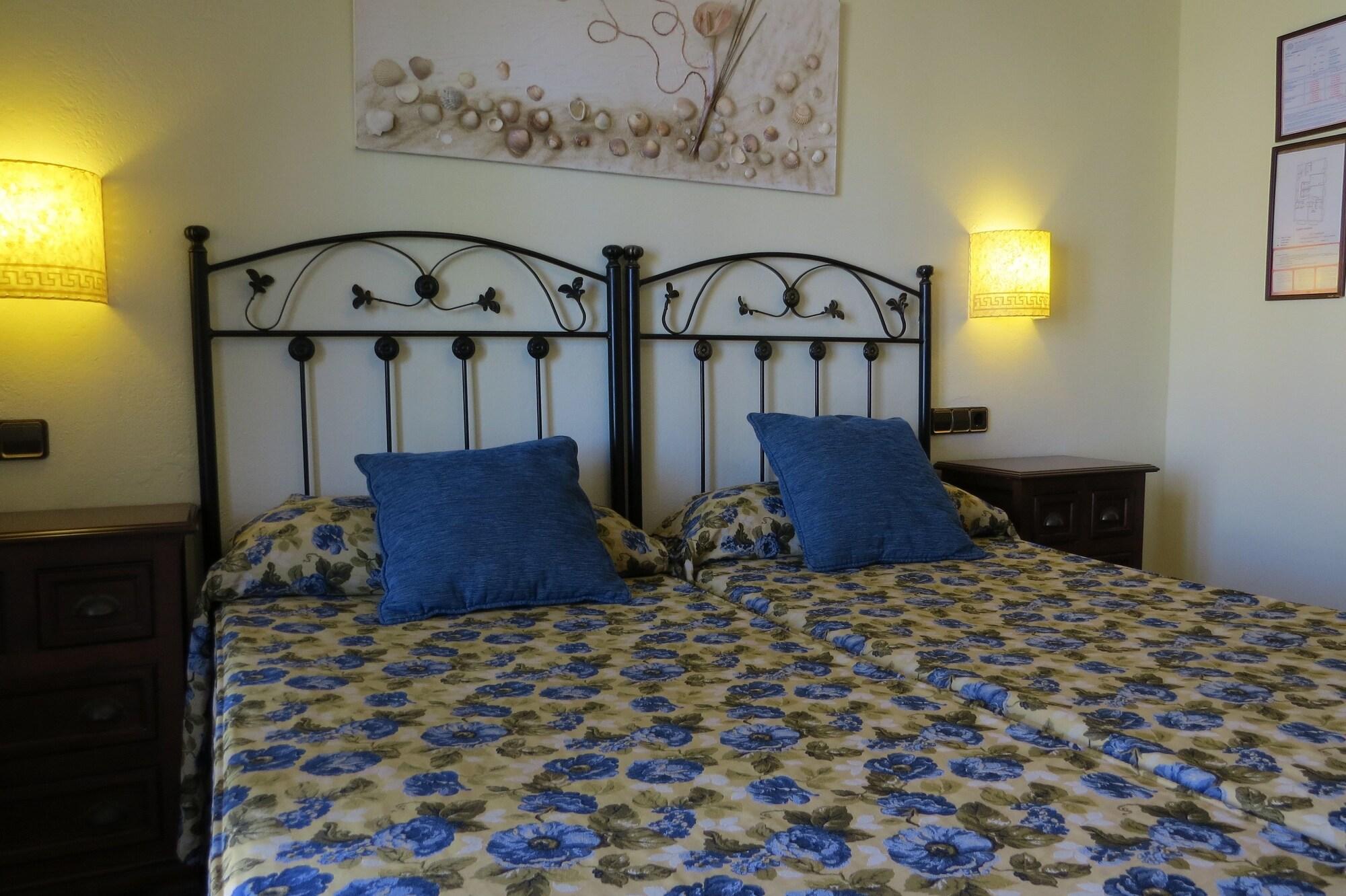 Hotel Avenida Playa Захара де лос Атунес Екстериор снимка