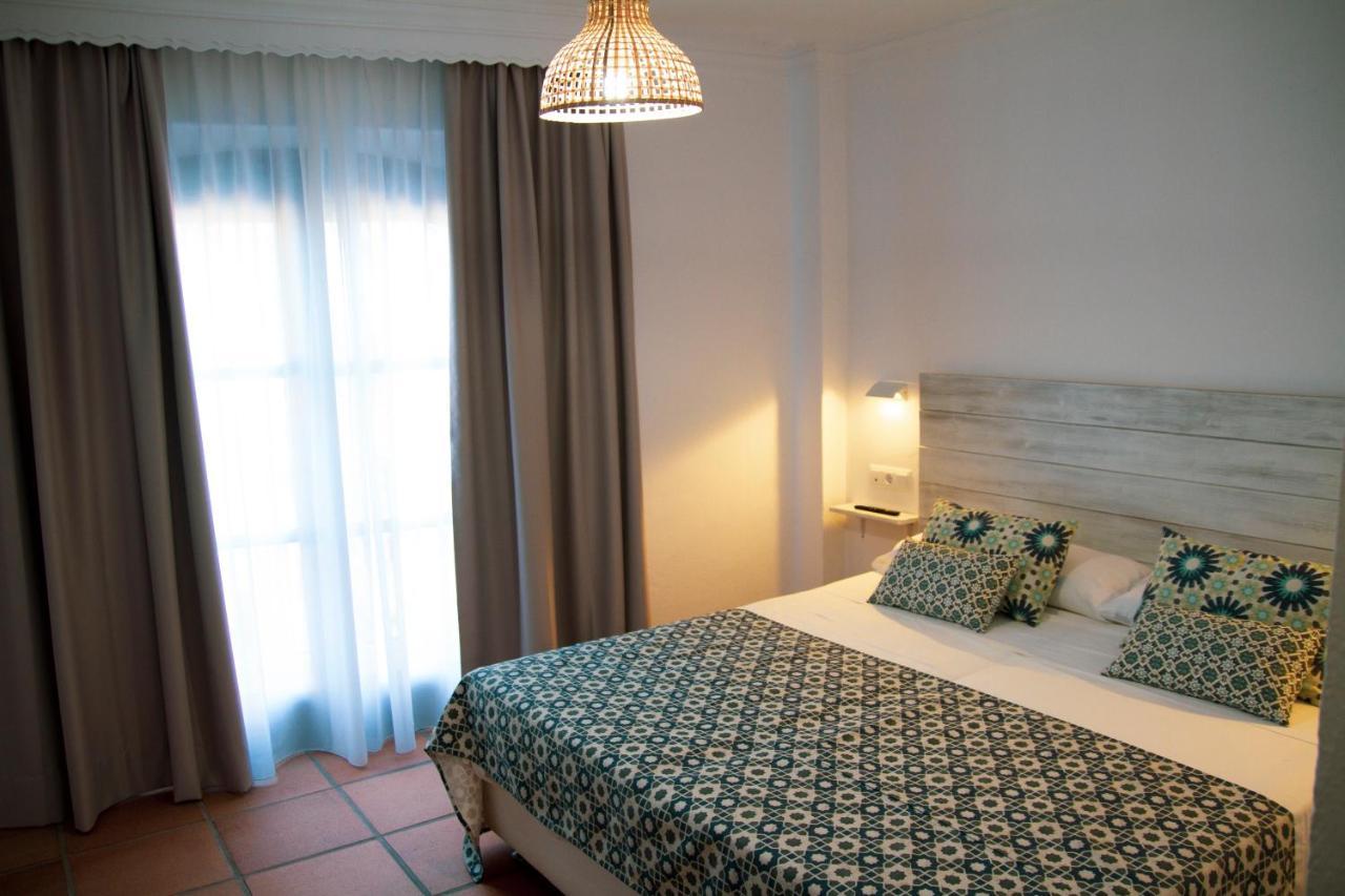 Hotel Avenida Playa Захара де лос Атунес Екстериор снимка